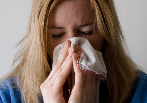 Как промывание носа помогает защититься от коронавируса?